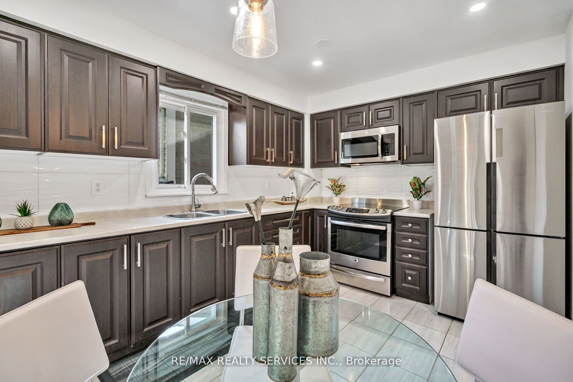 19 Nimrod Cres