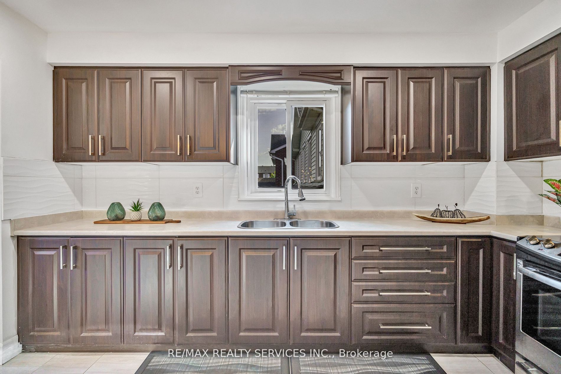 19 Nimrod Cres