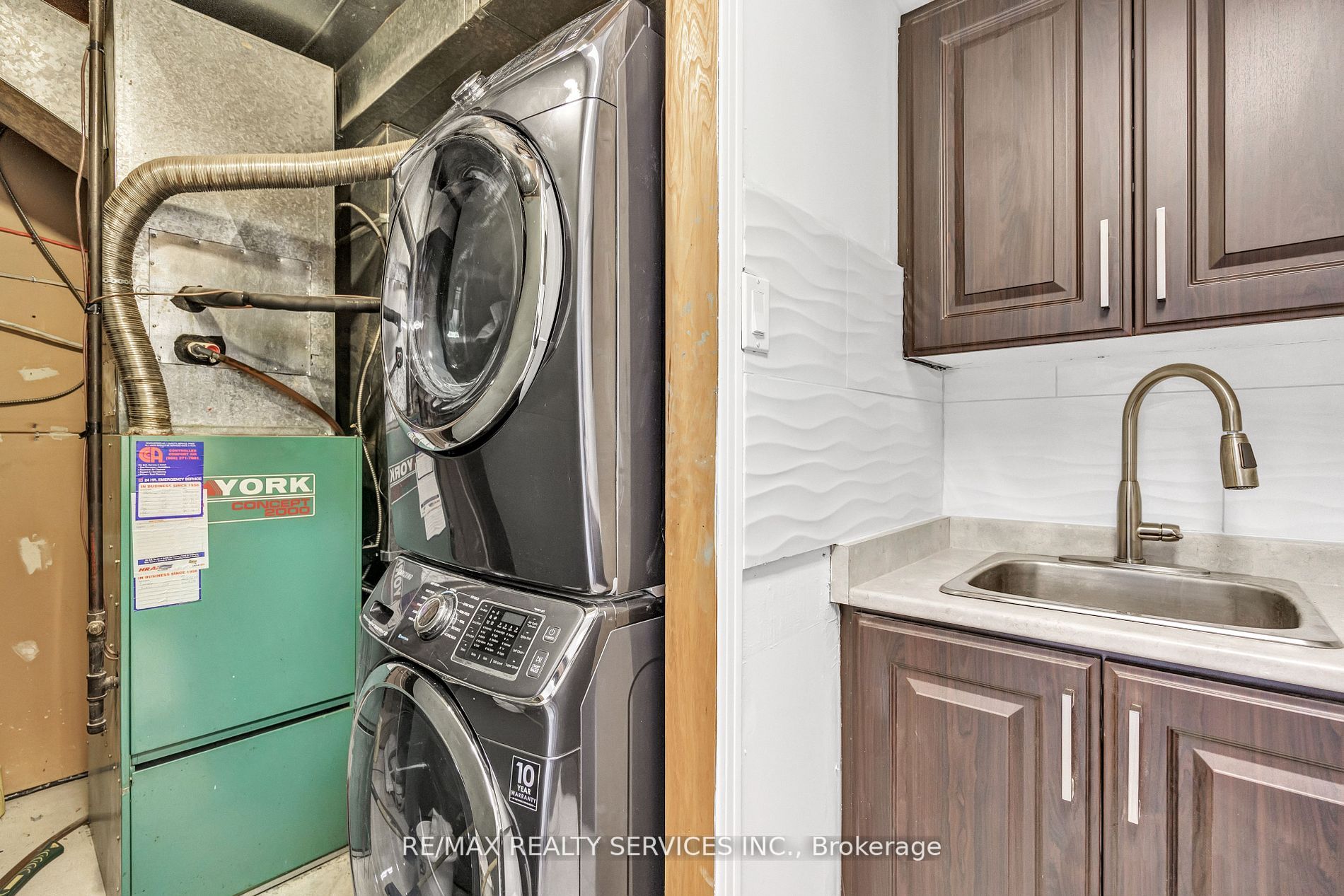 19 Nimrod Cres