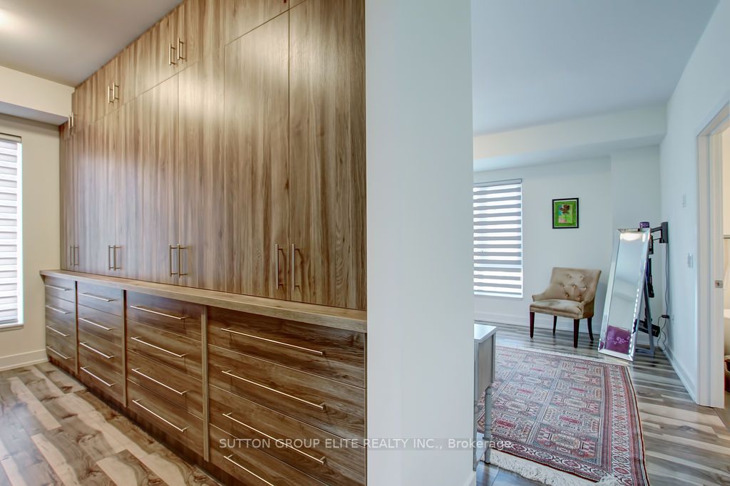 81 High Street E, #1