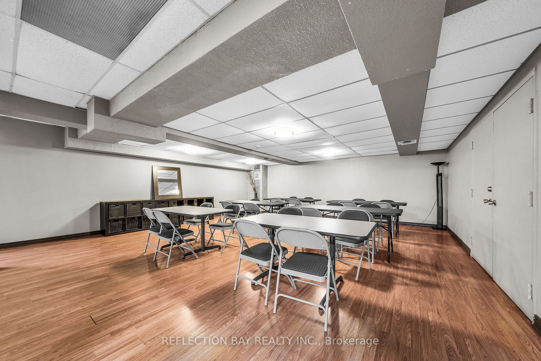 1320 Mississauga Valley Blvd, #706