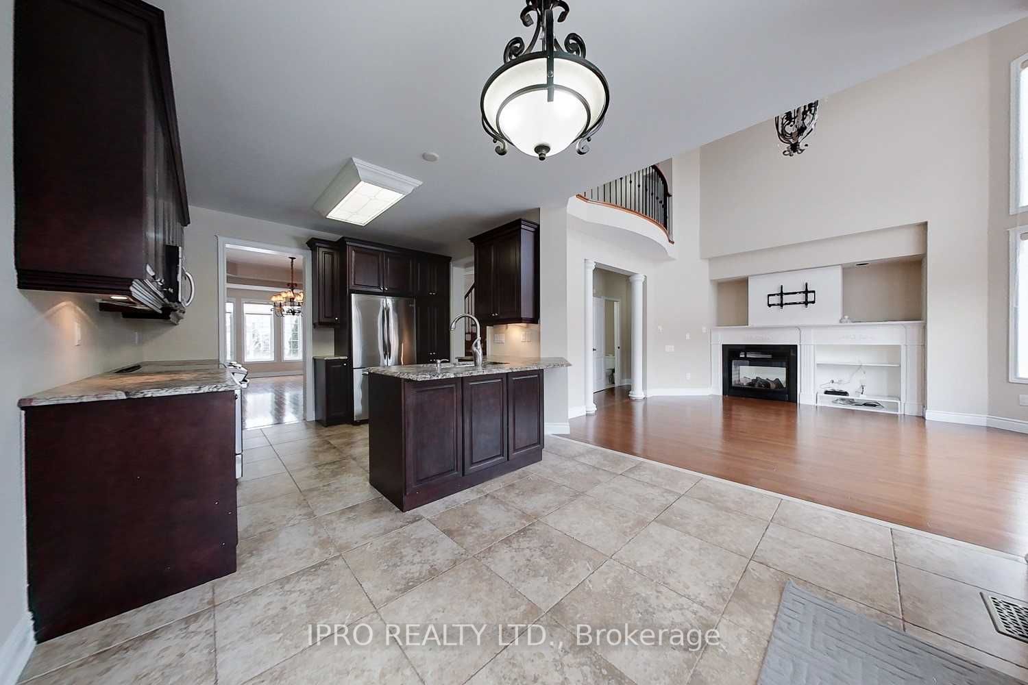 3329 Mistwell Crescent