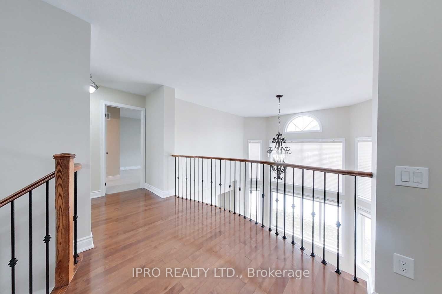 3329 Mistwell Crescent