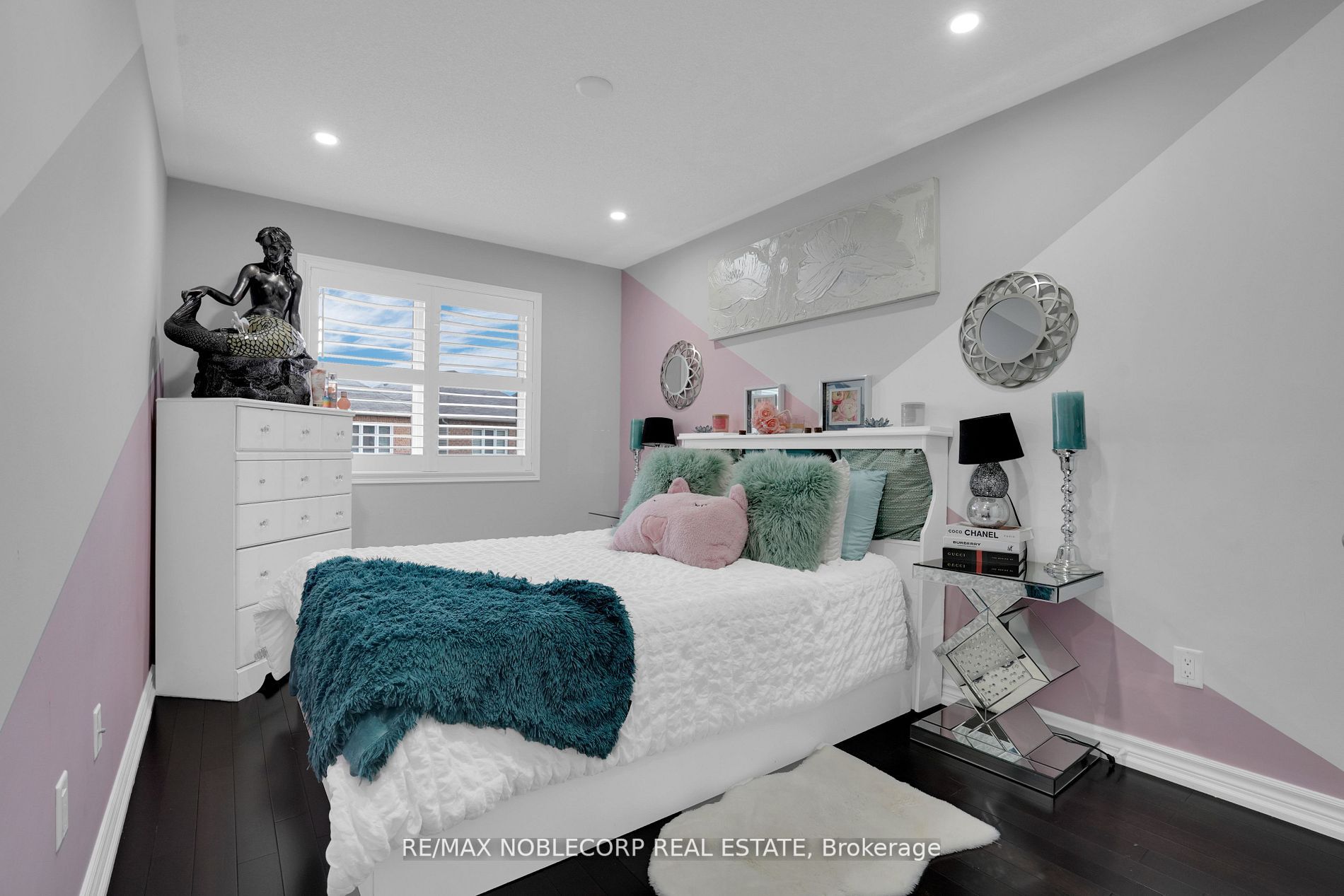 37 Napoleon Crescent