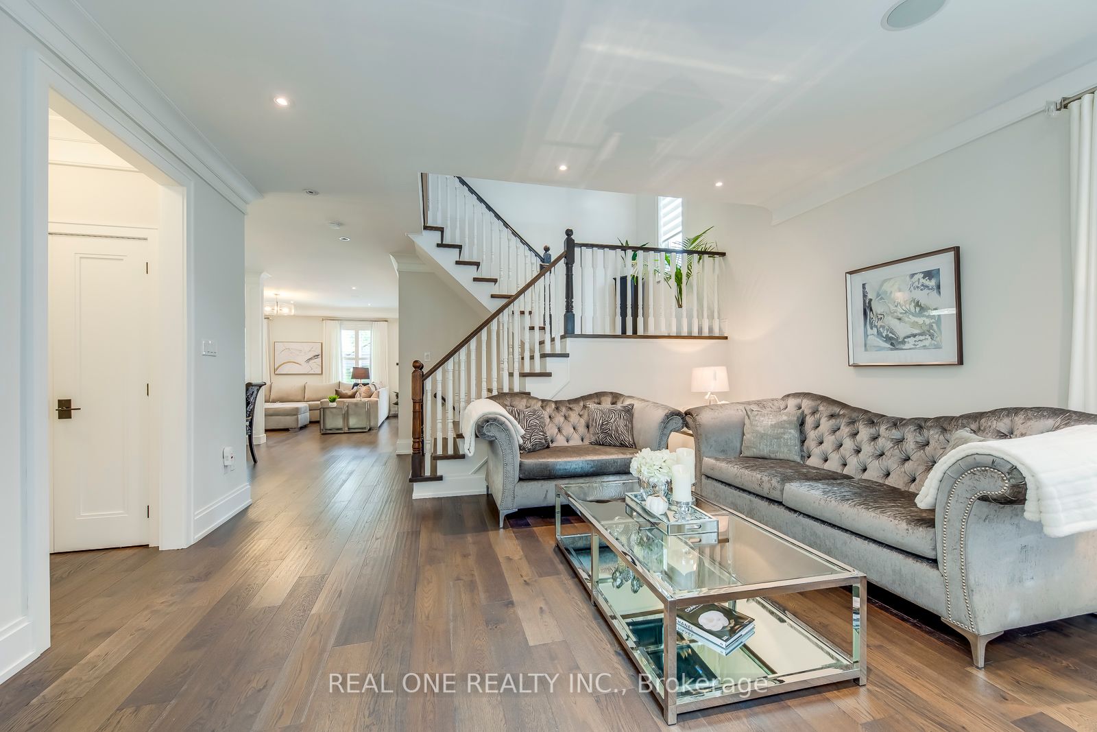 1169 Jezero Cres