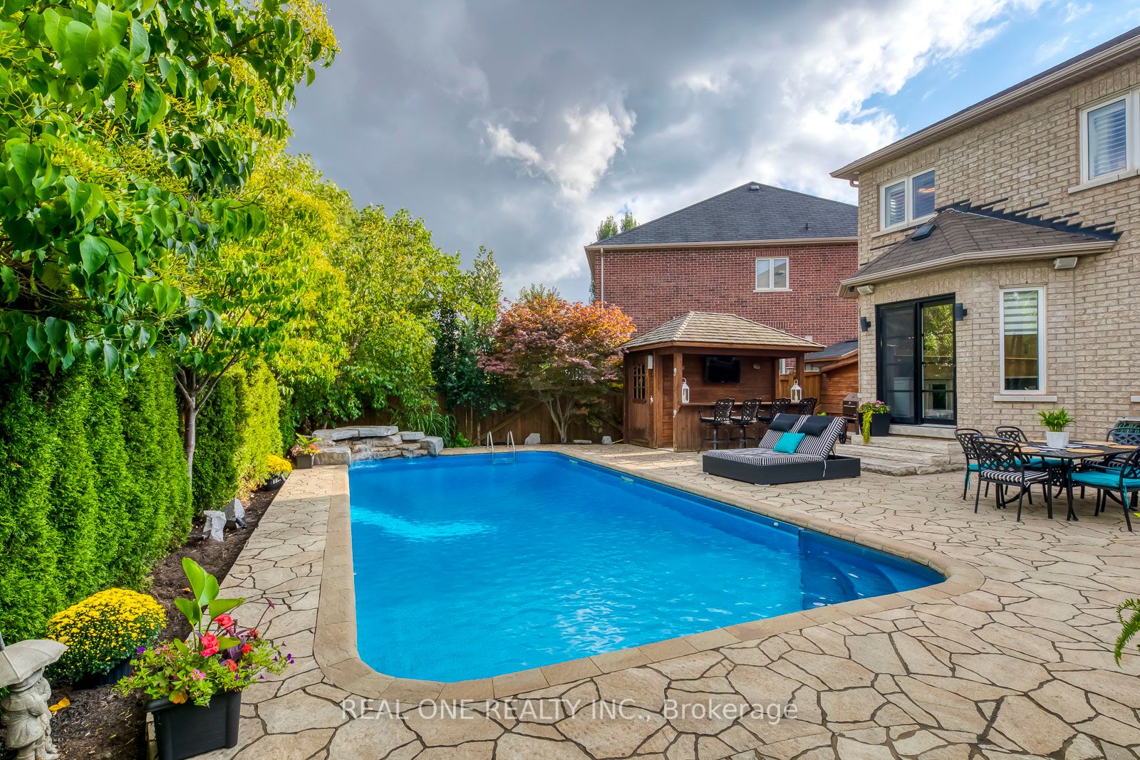 1169 Jezero Cres
