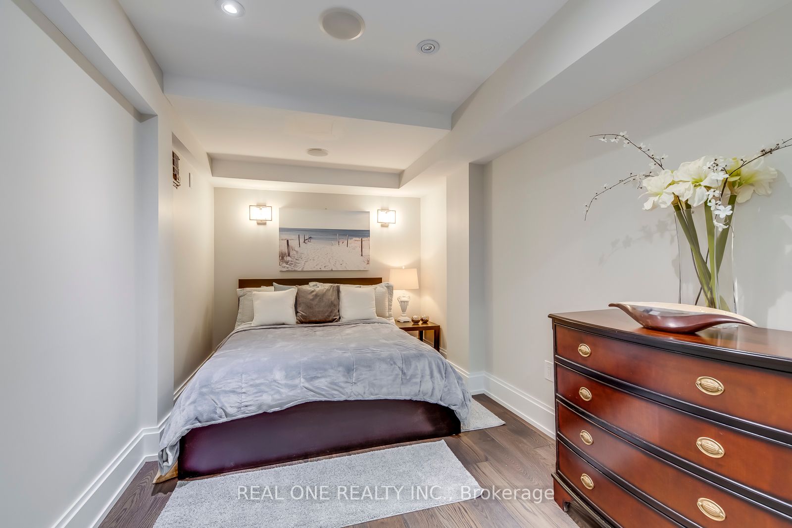 1169 Jezero Cres