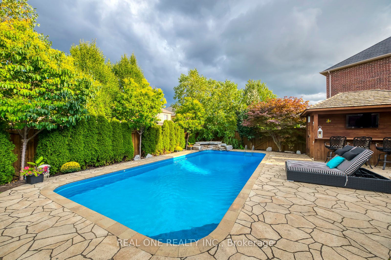 1169 Jezero Cres