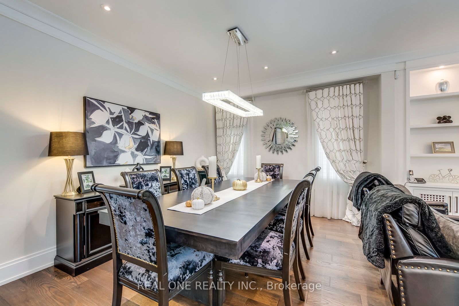1169 Jezero Cres