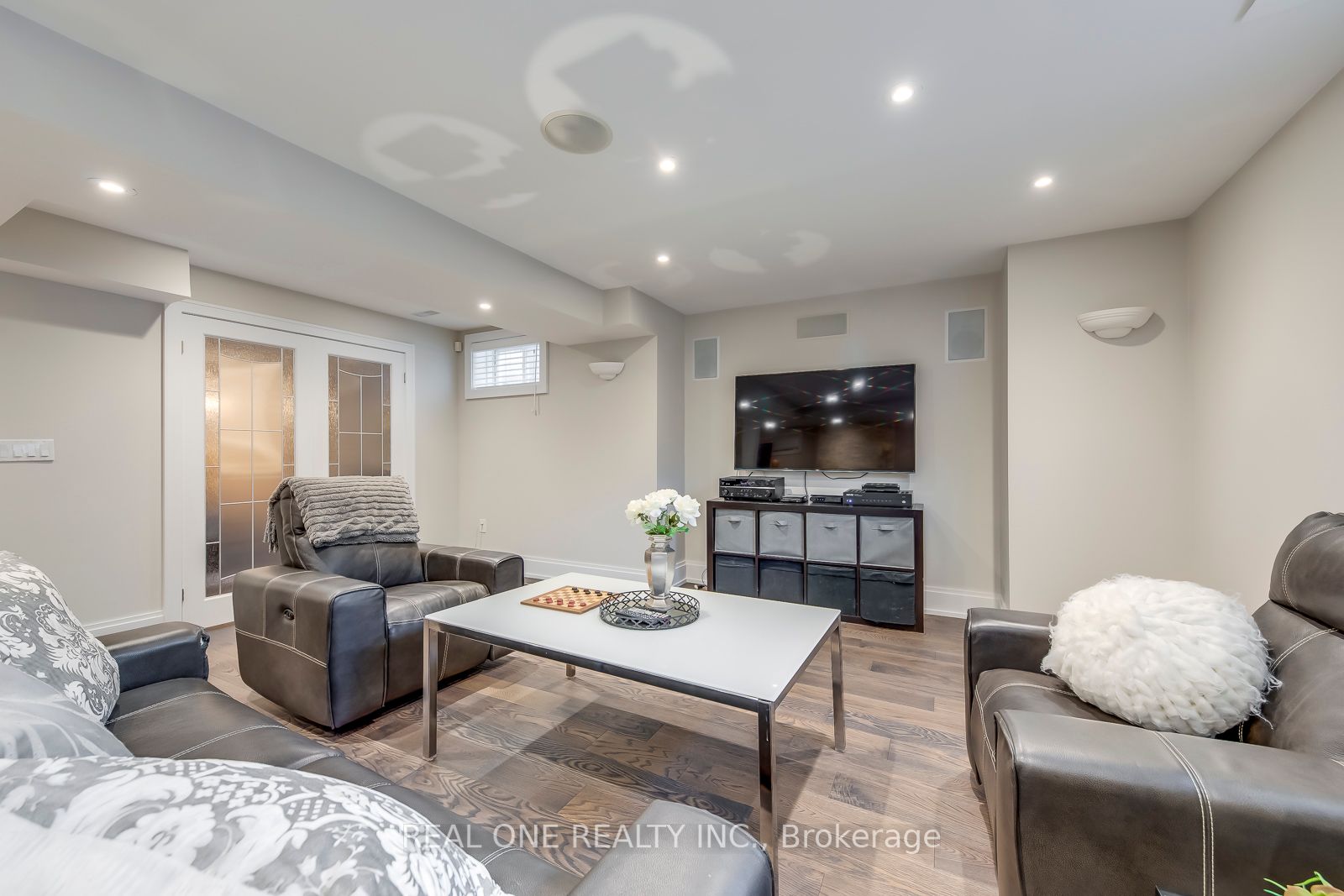 1169 Jezero Cres
