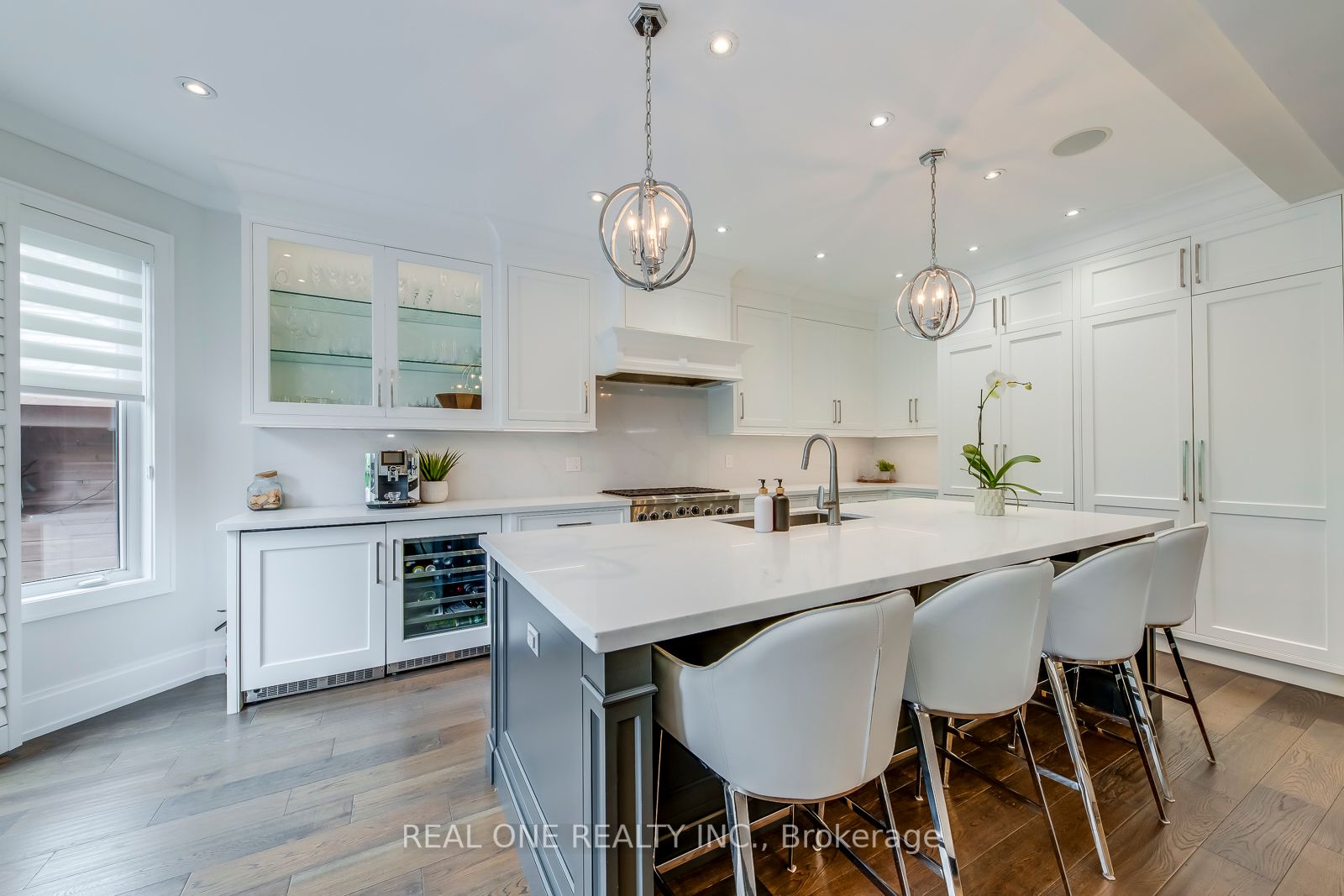 1169 Jezero Cres