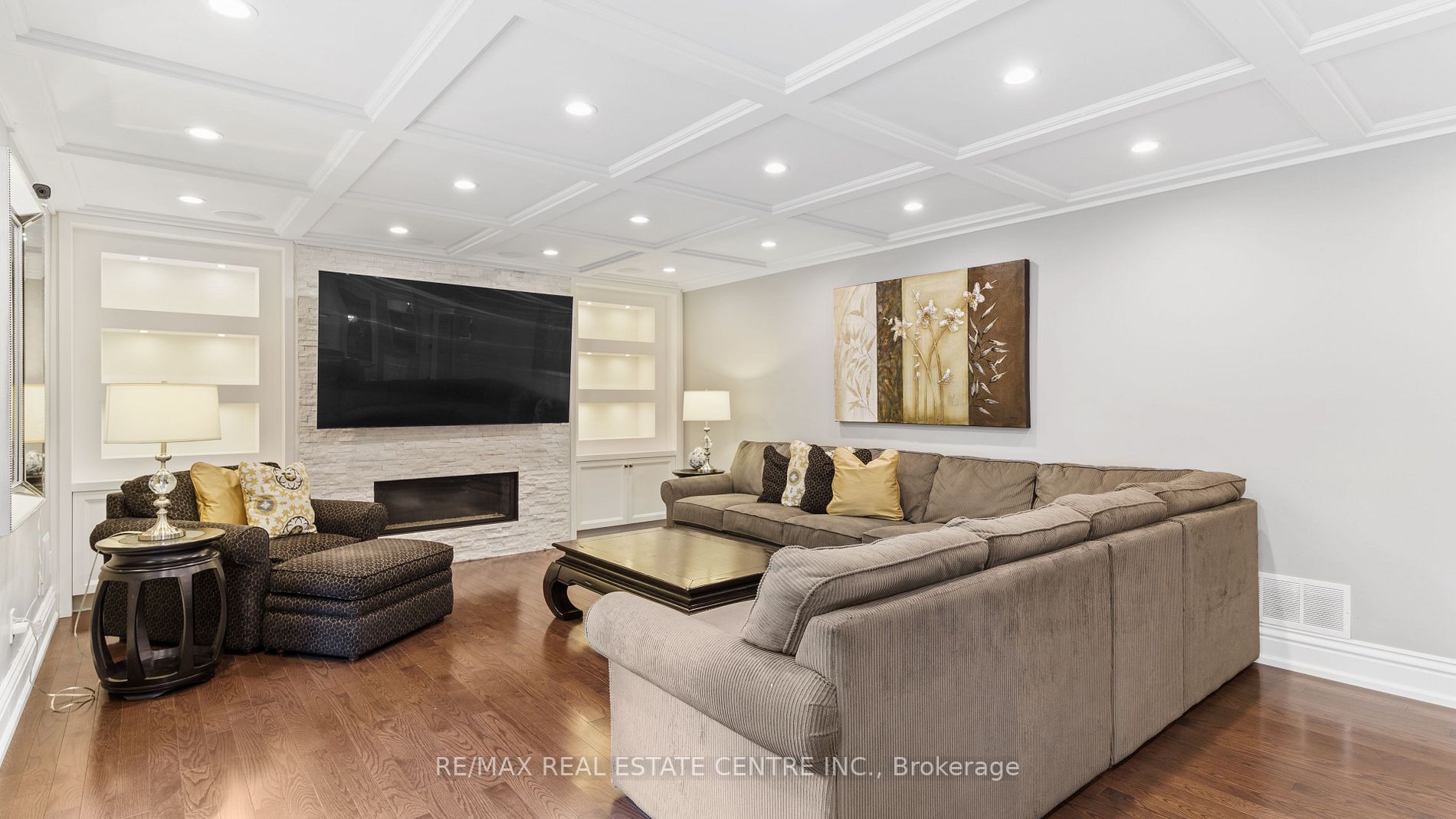 3638 St.Laurent Court