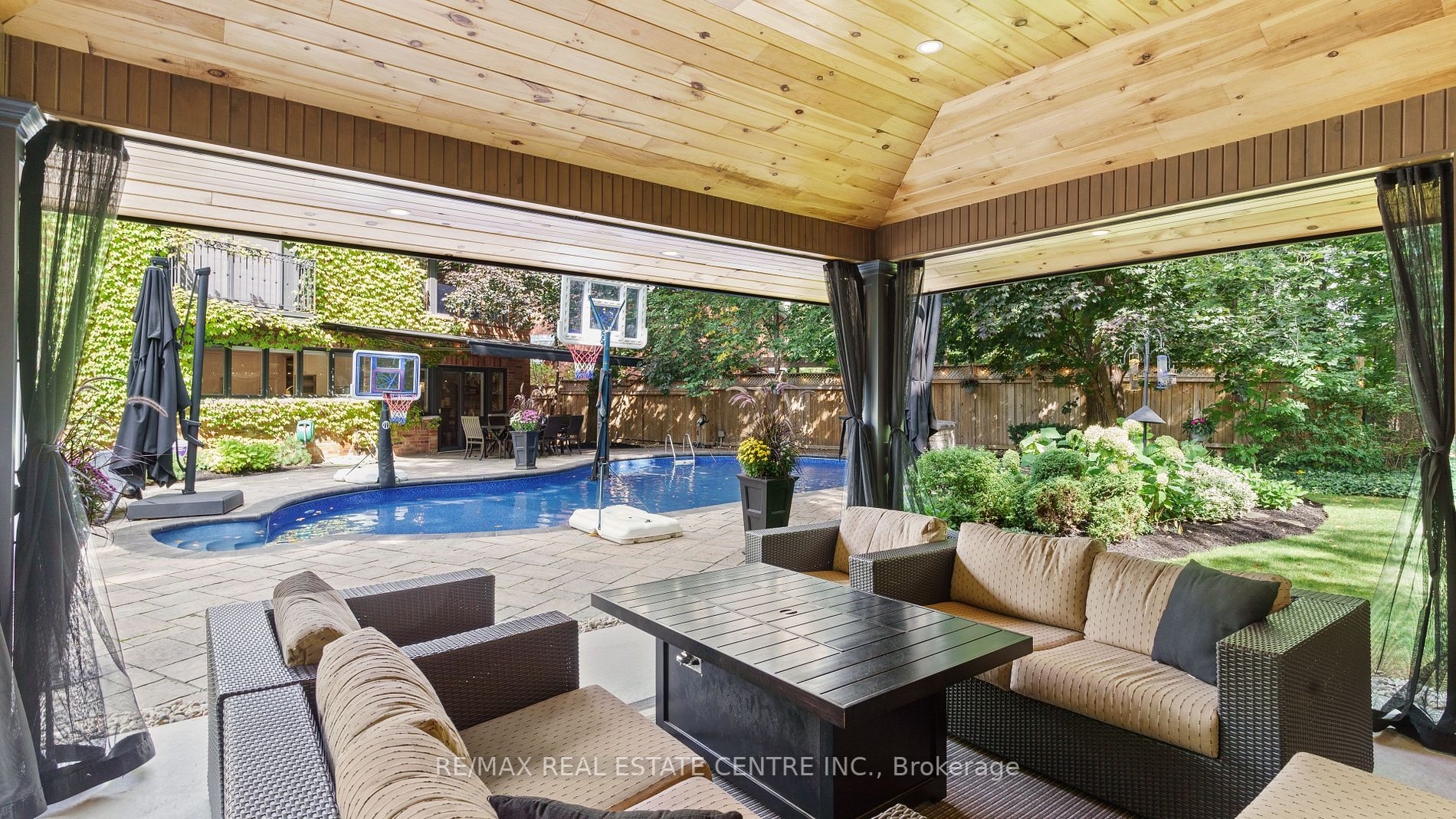 3638 St.Laurent Court