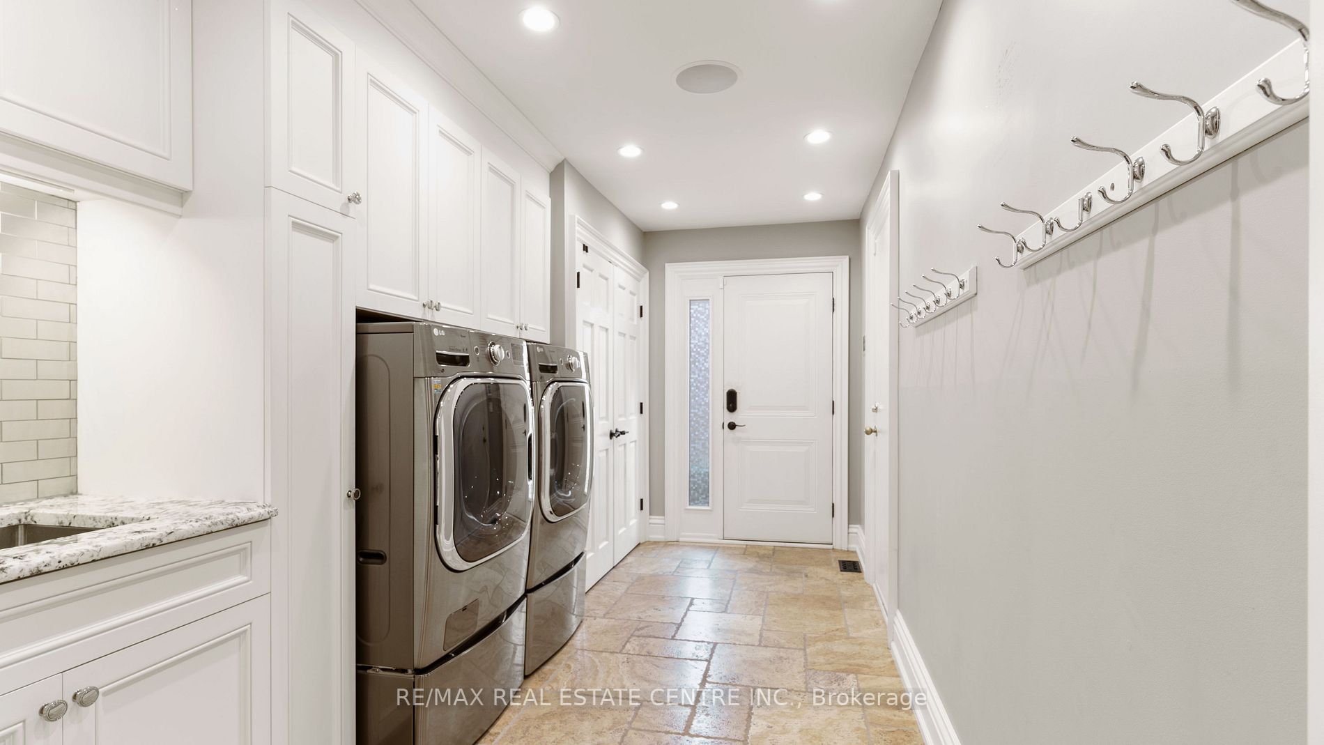 3638 St.Laurent Court