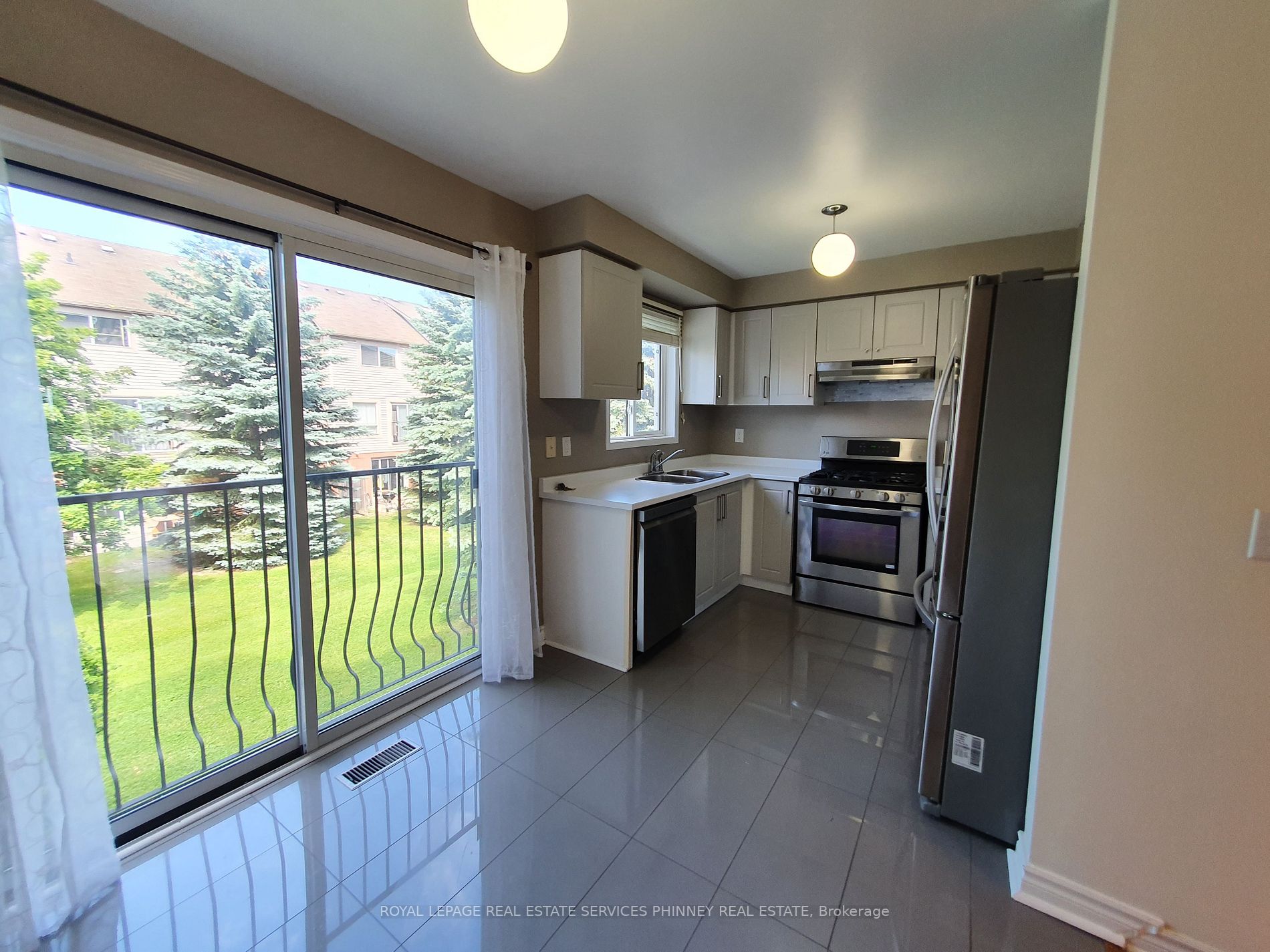5030 Heatherleigh Avenue, #86