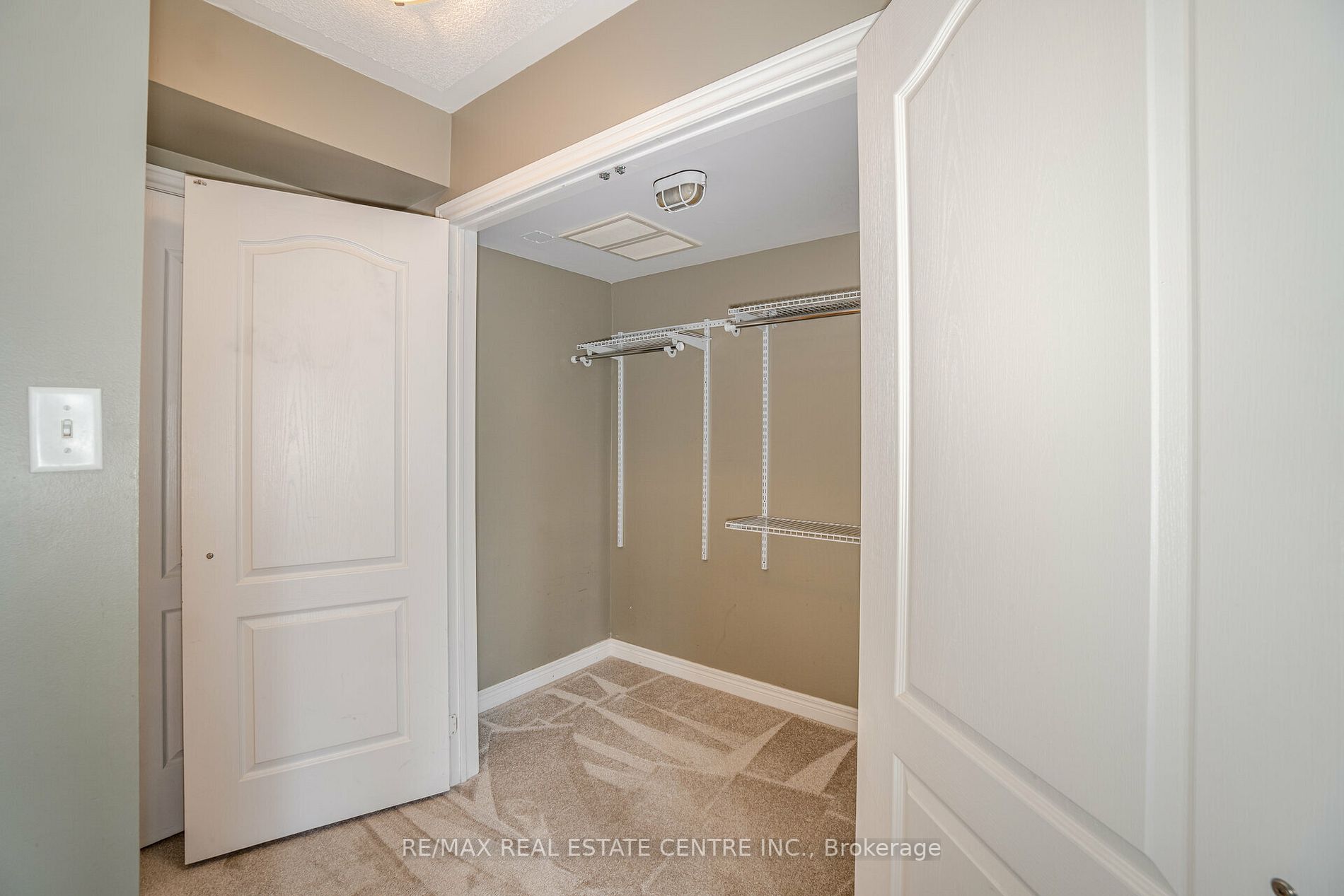 3985 Eglinton Avenue W, #5