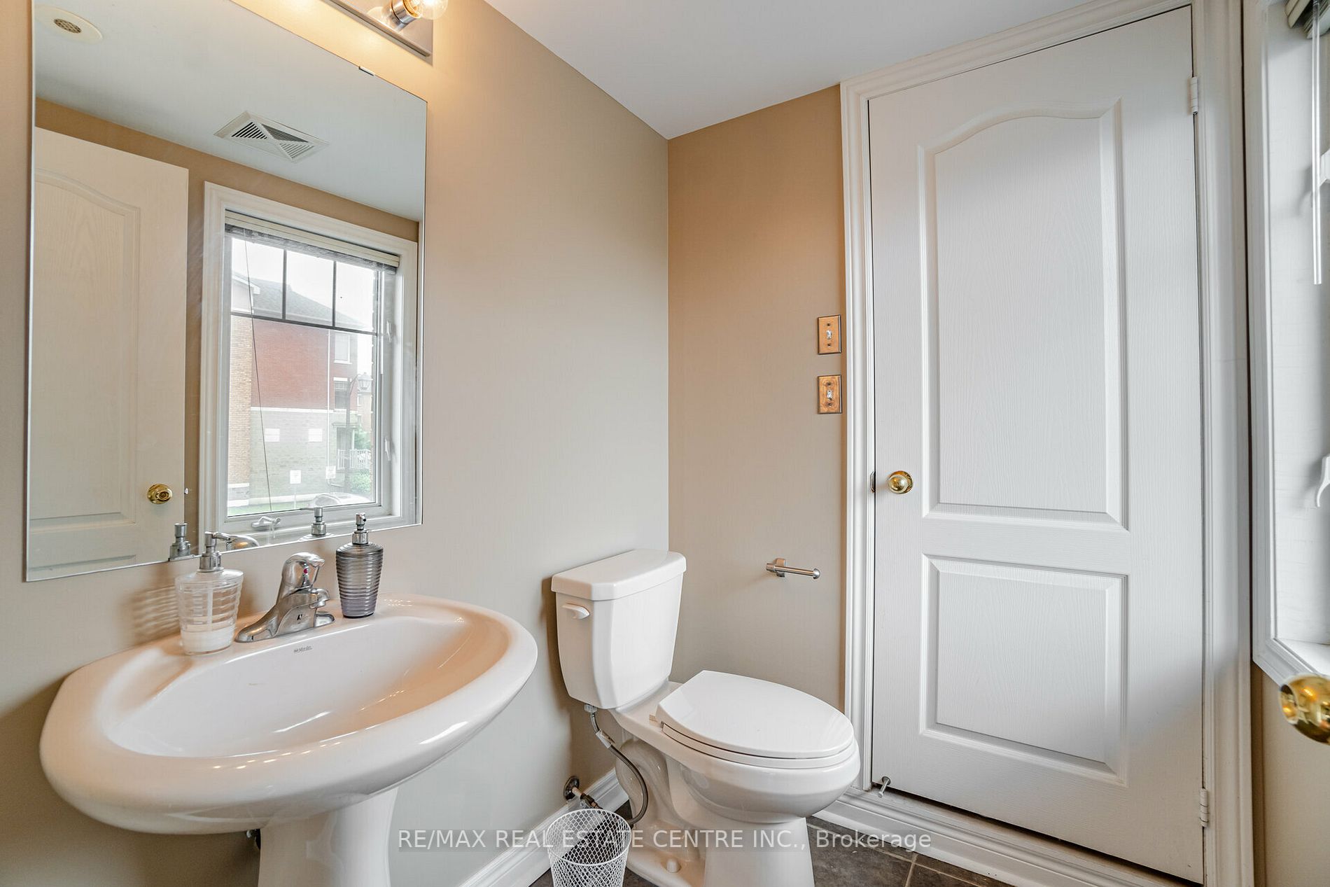 3985 Eglinton Avenue W, #5