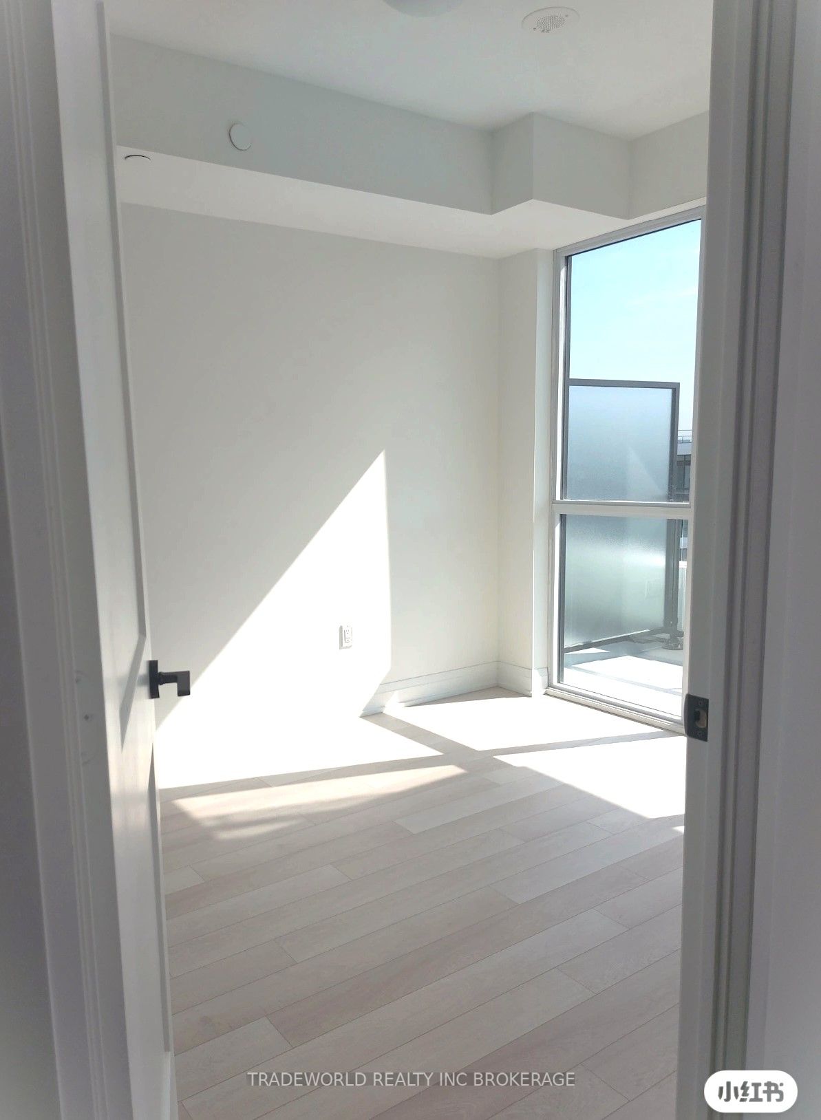 50 George Butchart Drive, #813