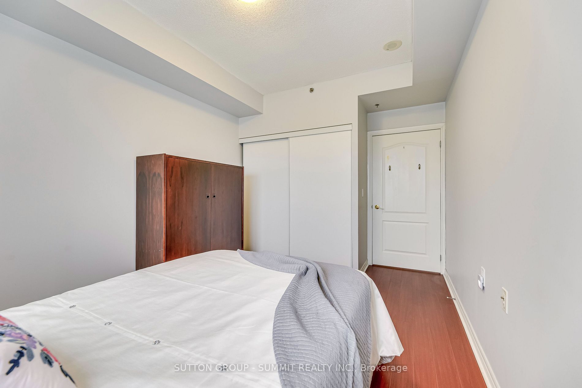 810 Scollard Court, #701