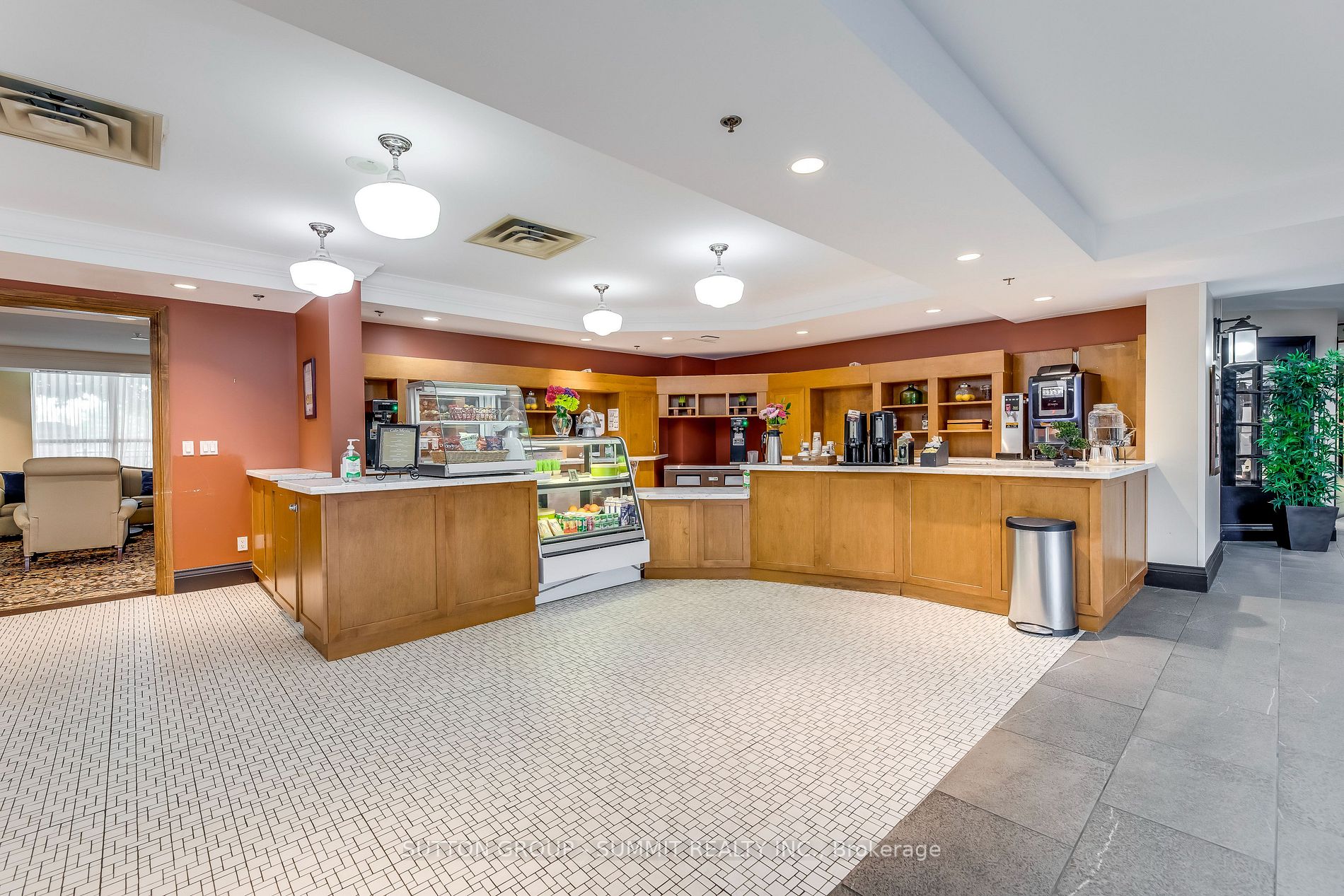 810 Scollard Court, #701