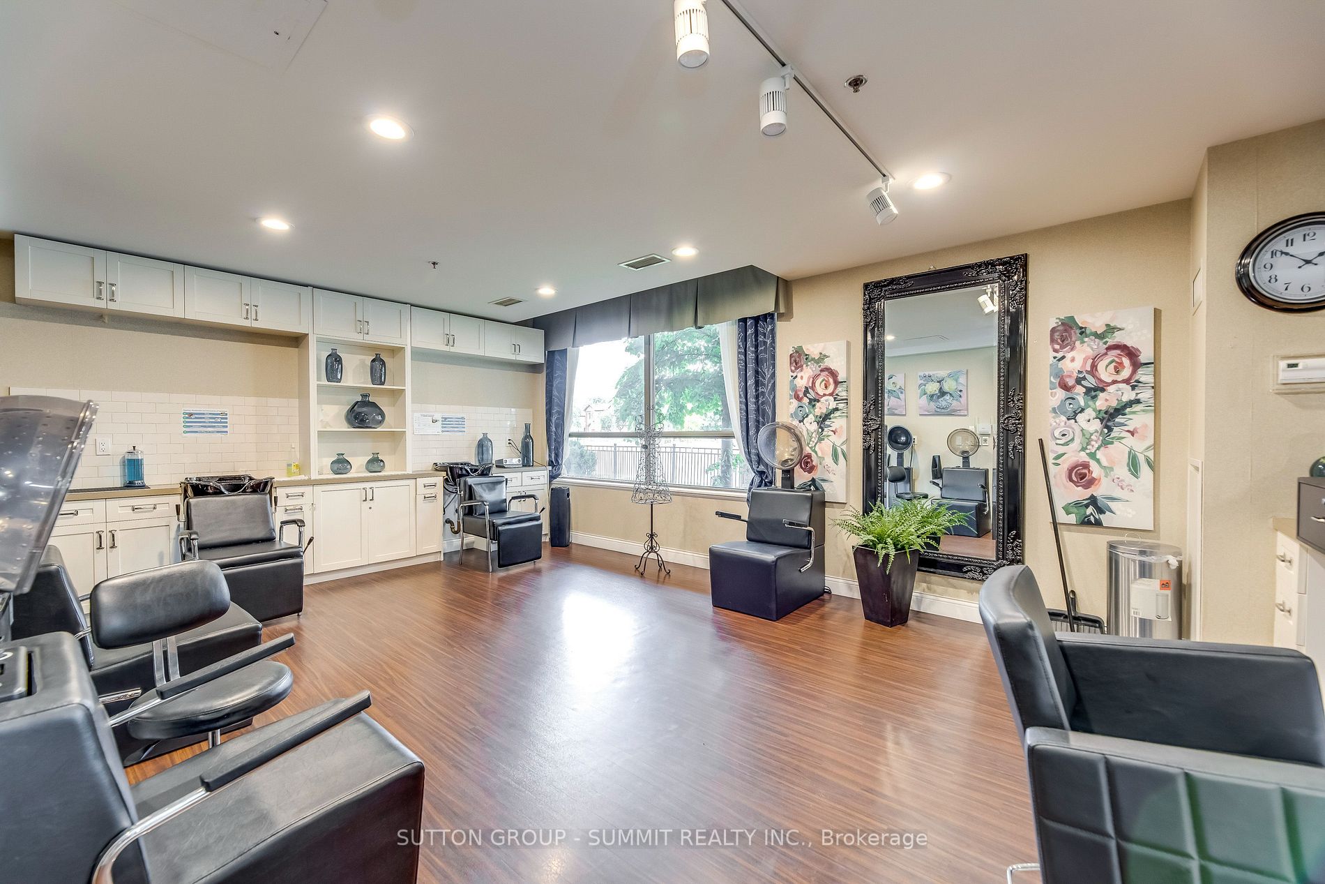810 Scollard Court, #701