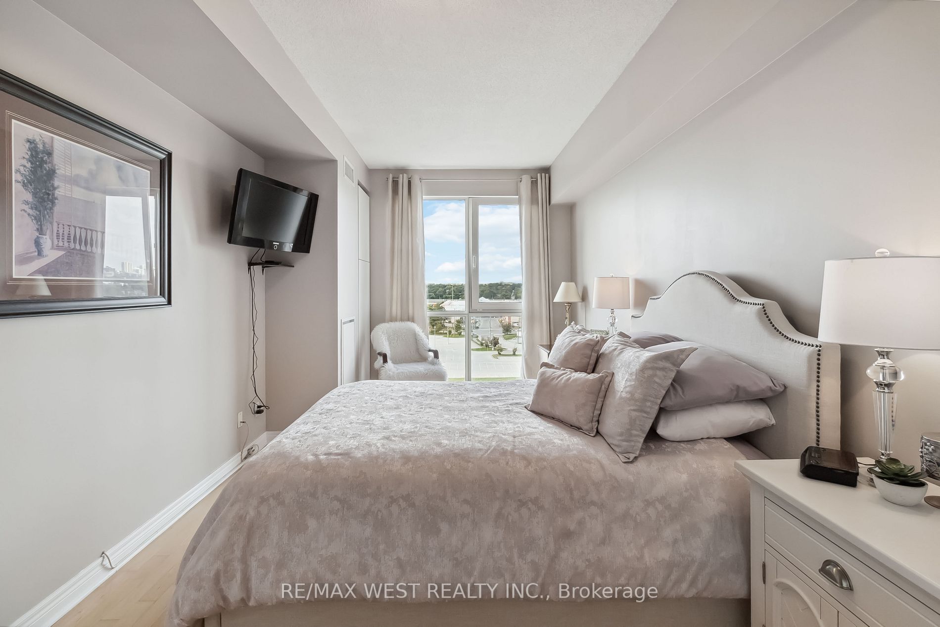 50 Old Mill Rd, #905 Ph5