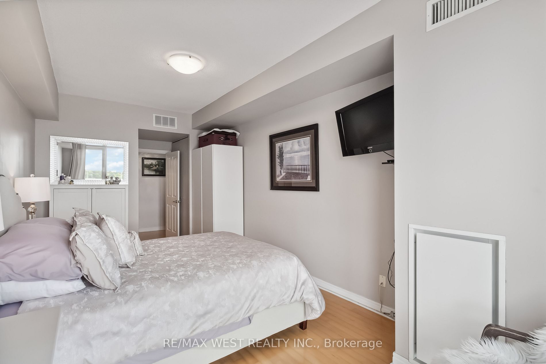50 Old Mill Rd, #905 Ph5