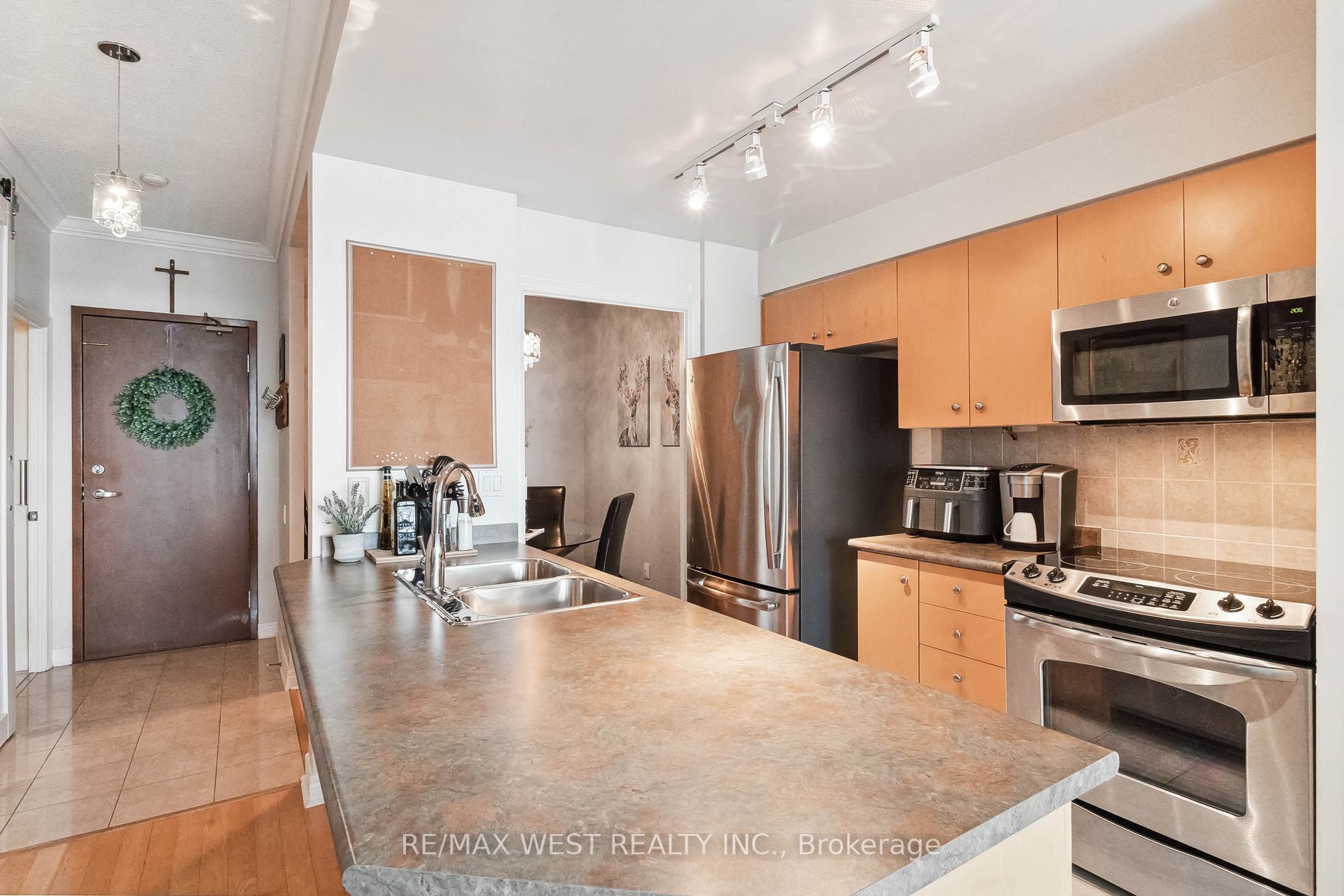 50 Old Mill Rd, #905 Ph5