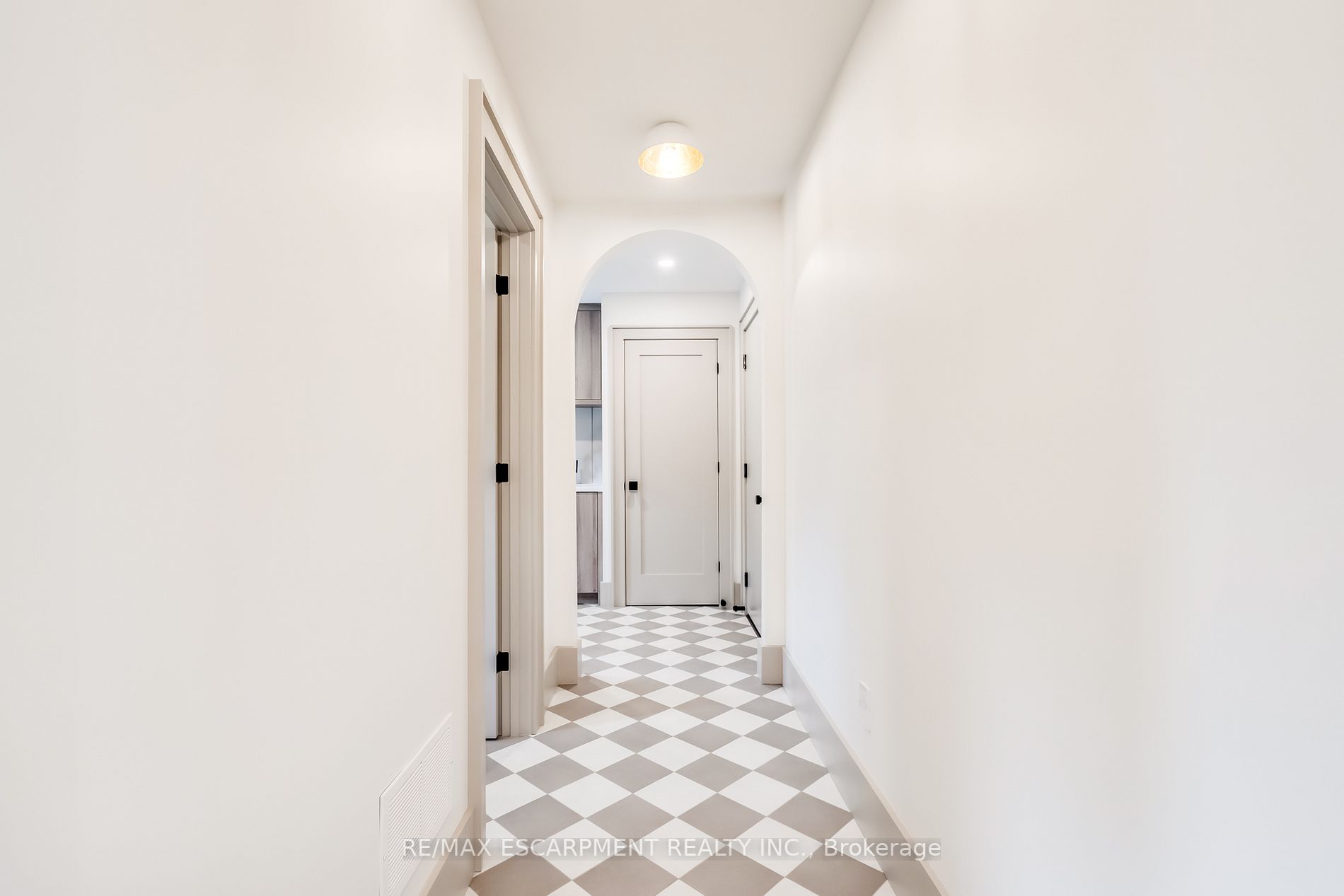 369 Swinburne Road