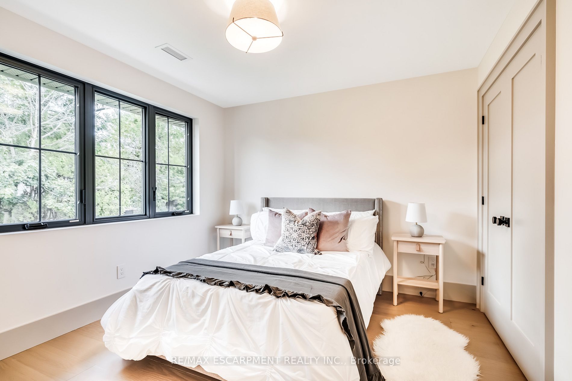 369 Swinburne Road