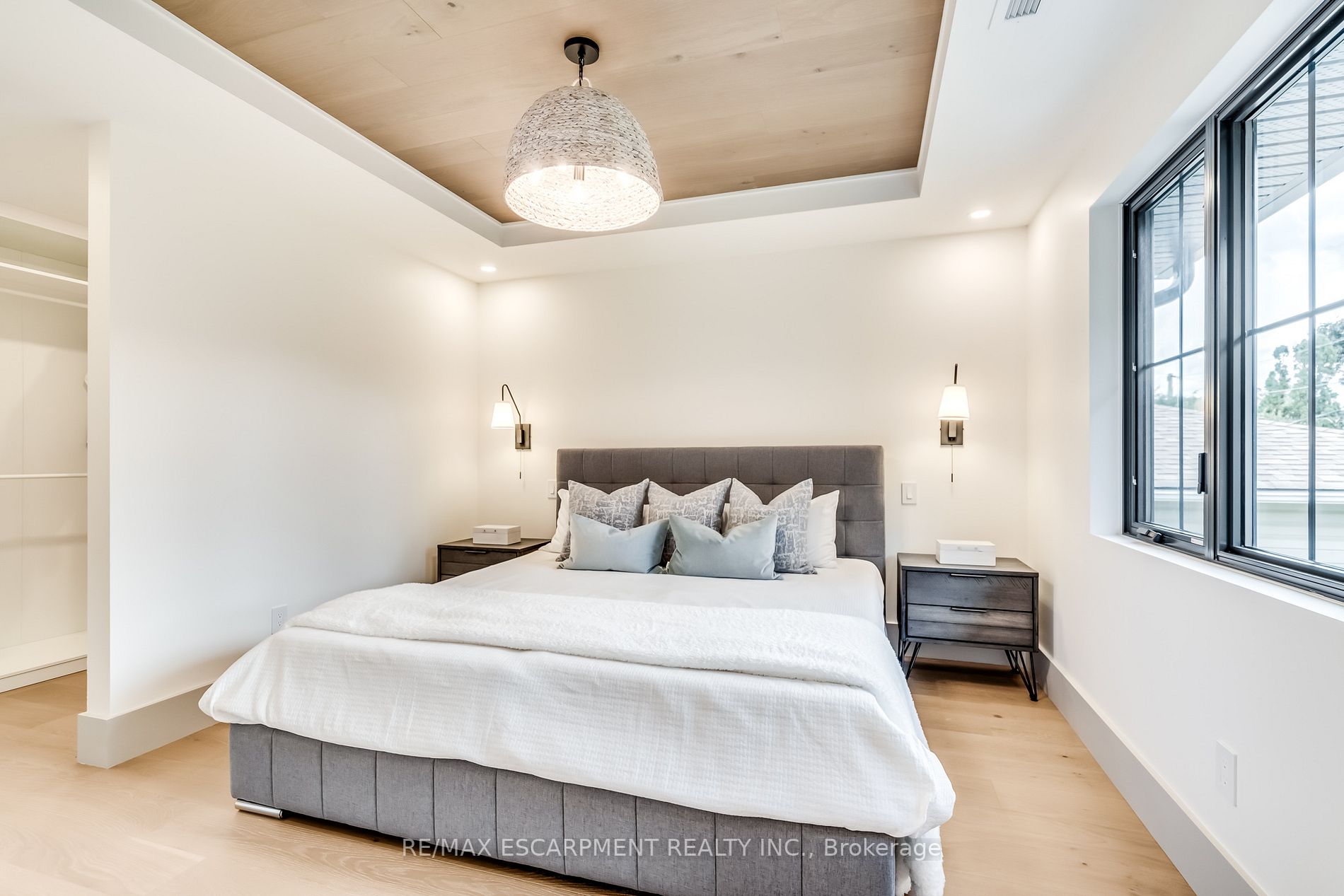 369 Swinburne Road