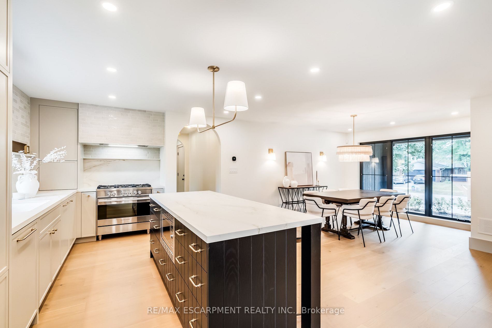 369 Swinburne Road