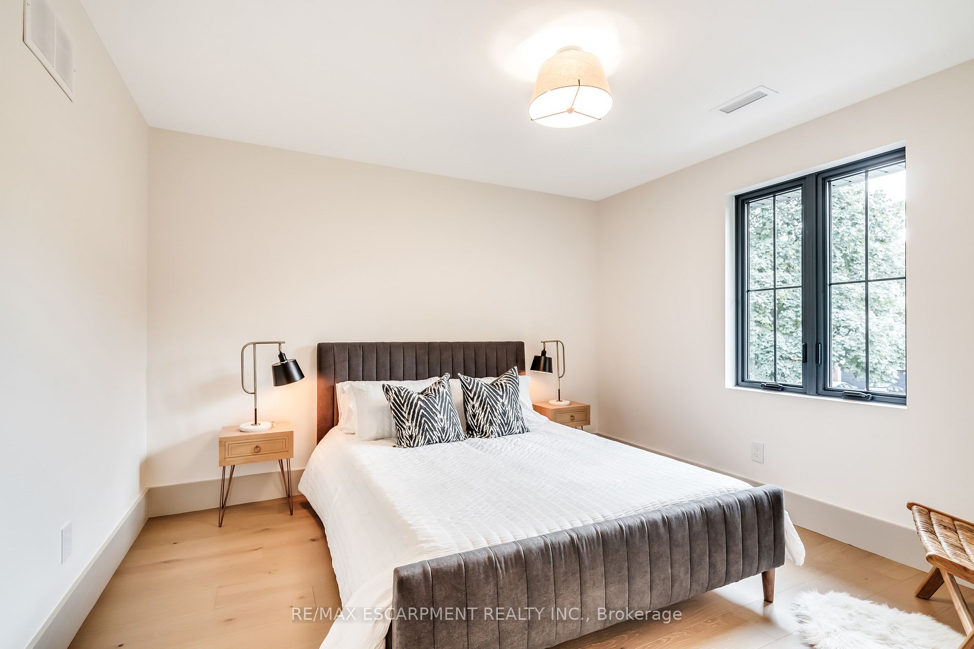 369 Swinburne Road