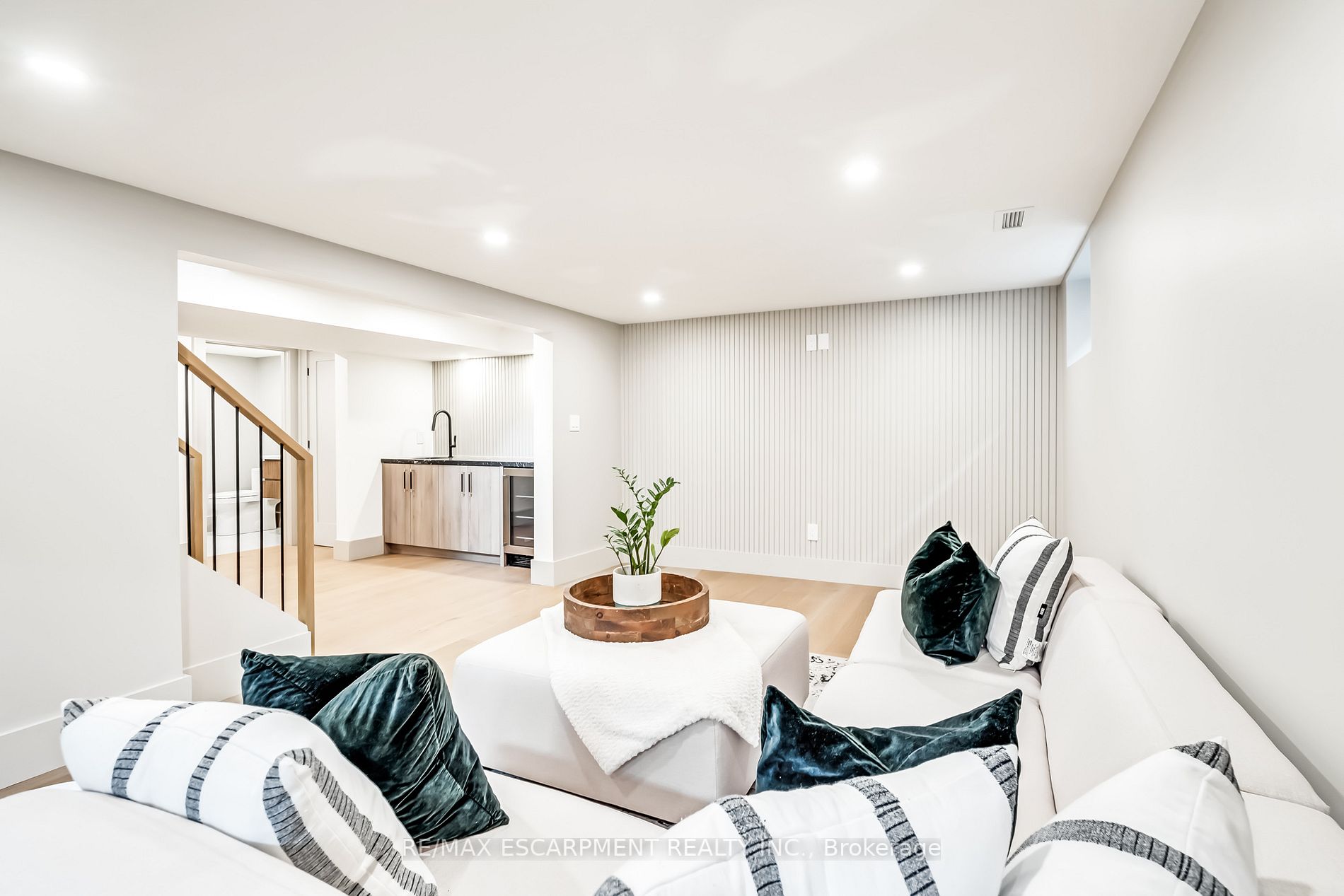 369 Swinburne Road