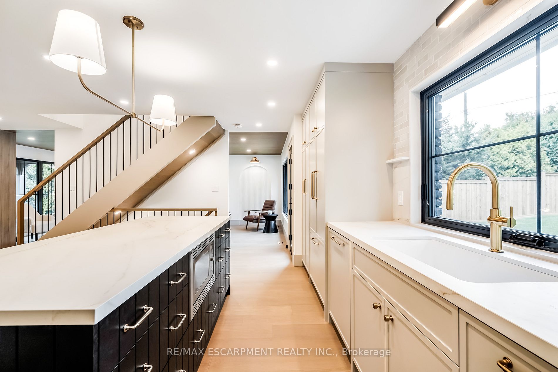 369 Swinburne Road