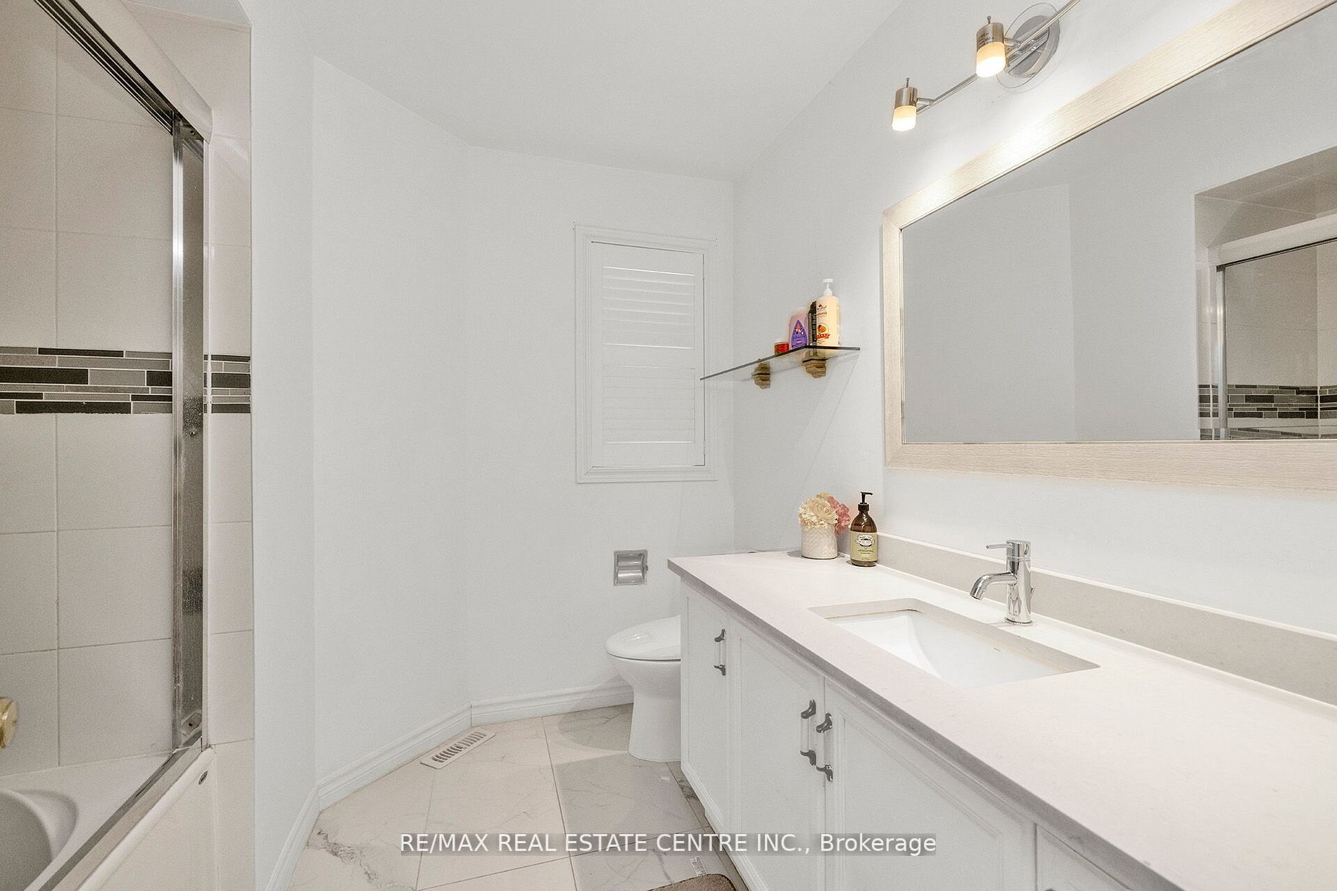 26 Nepean Place