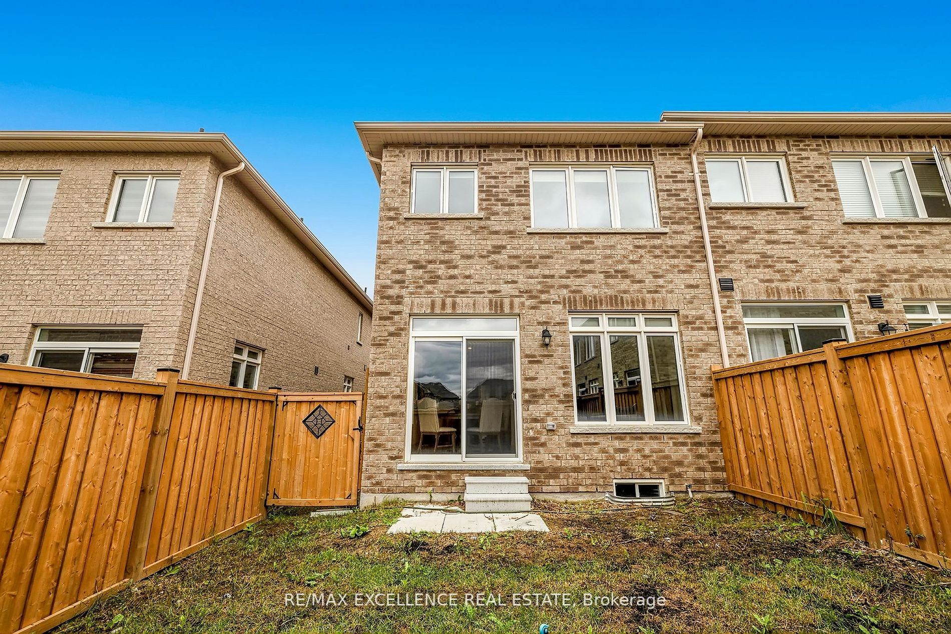 9 Sparrowbrook St