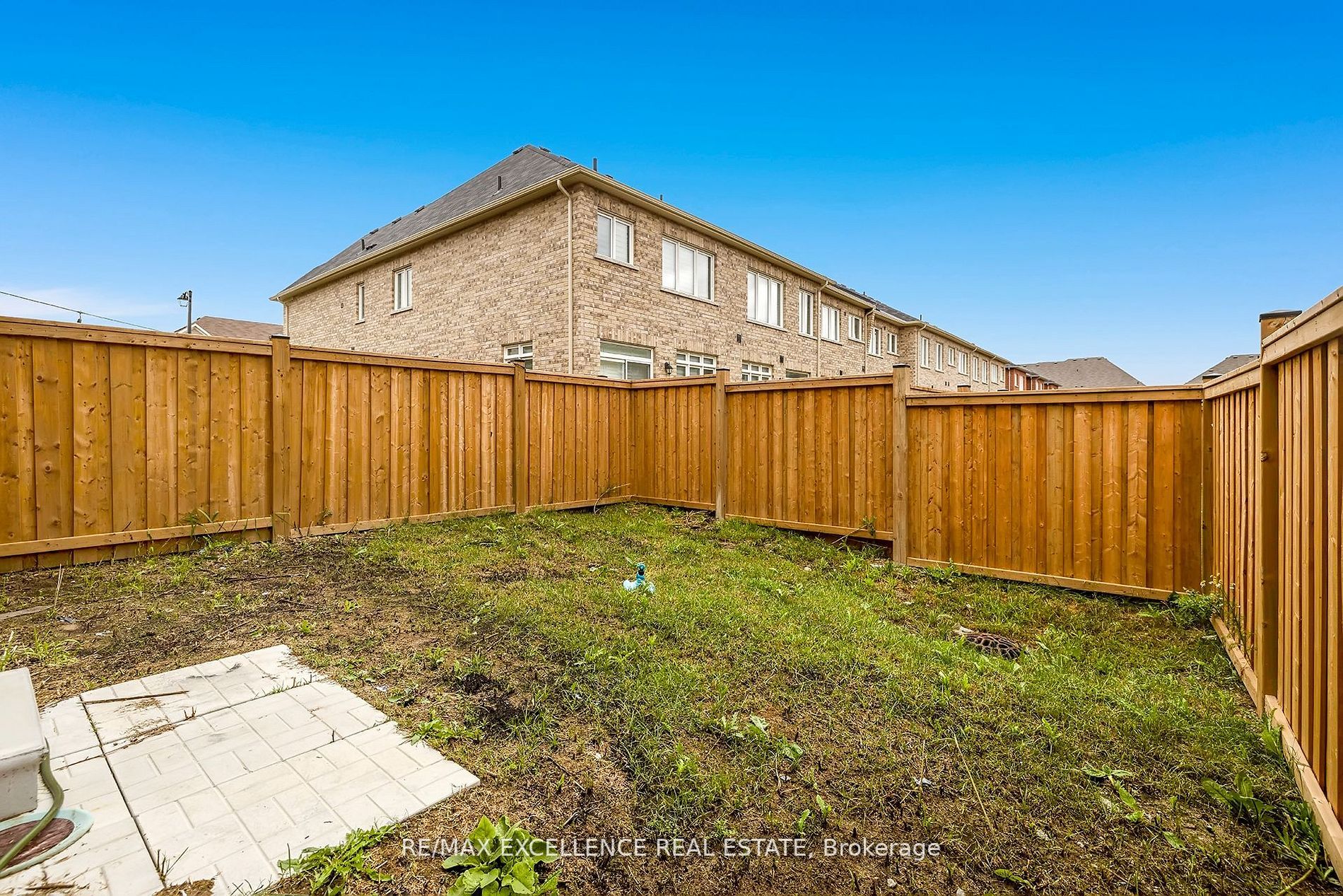 9 Sparrowbrook St