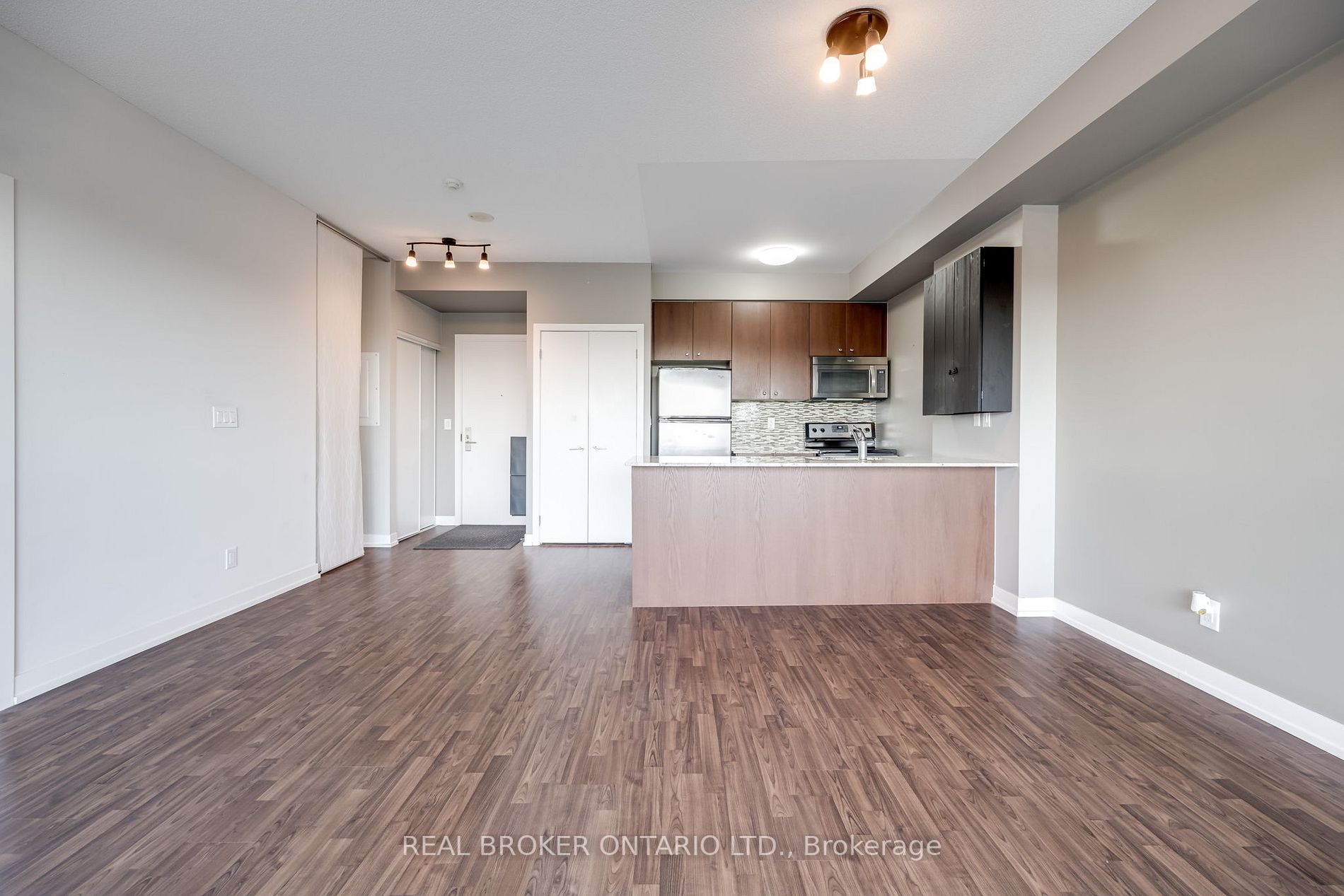 5101 Dundas St W, #511