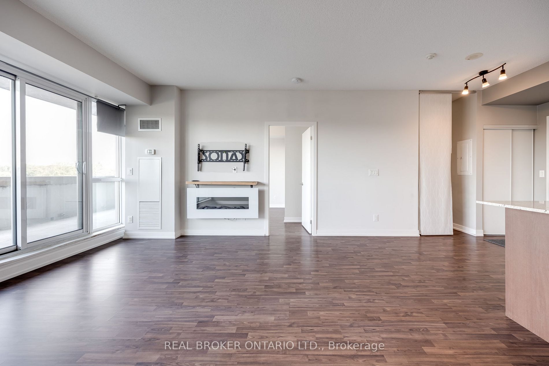 5101 Dundas St W, #511