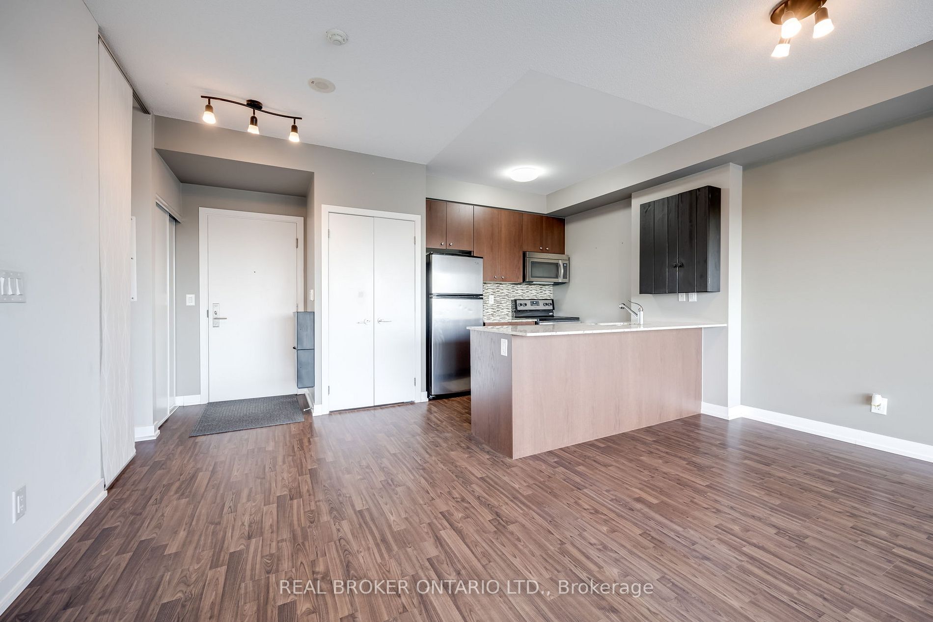5101 Dundas St W, #511