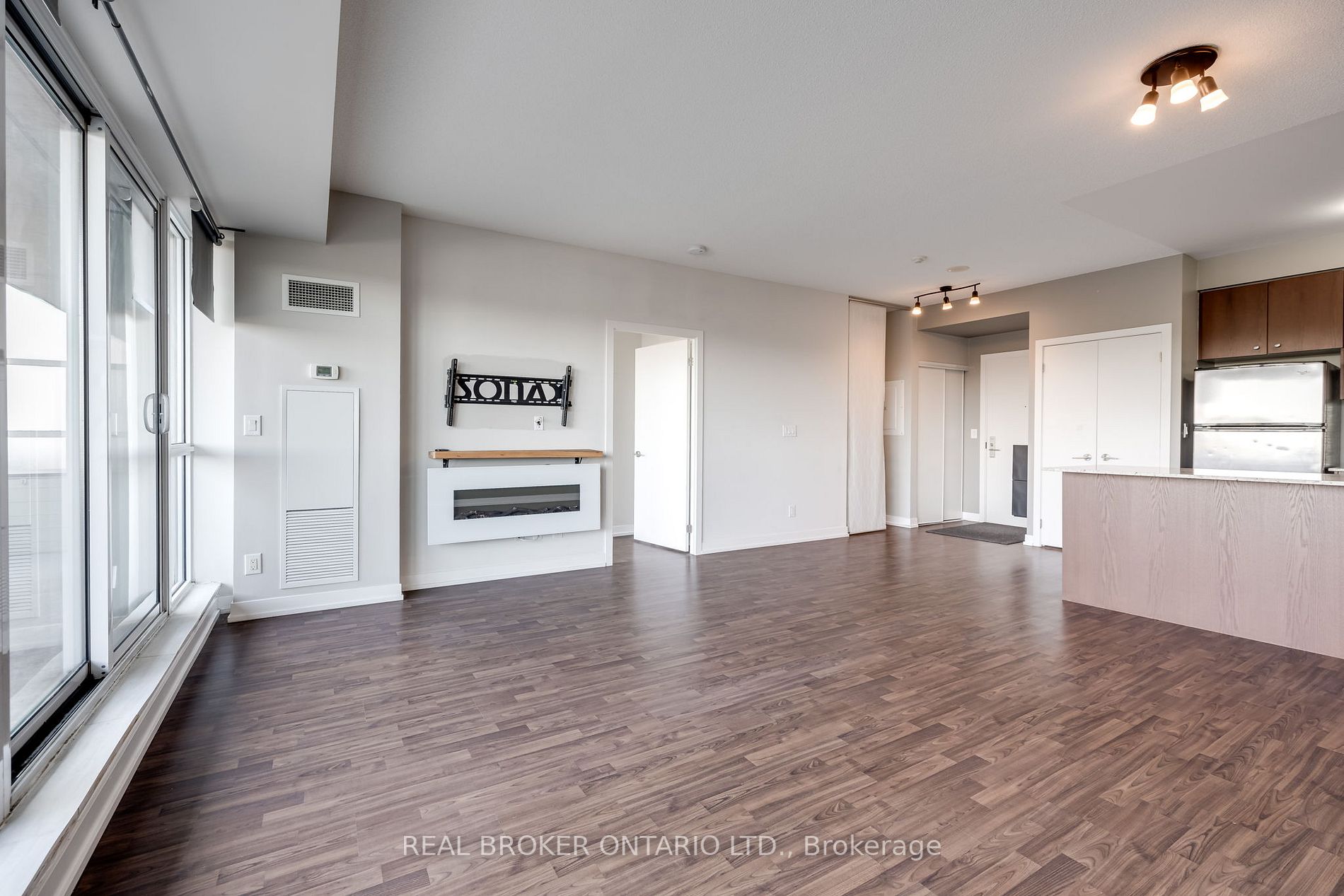 5101 Dundas St W, #511