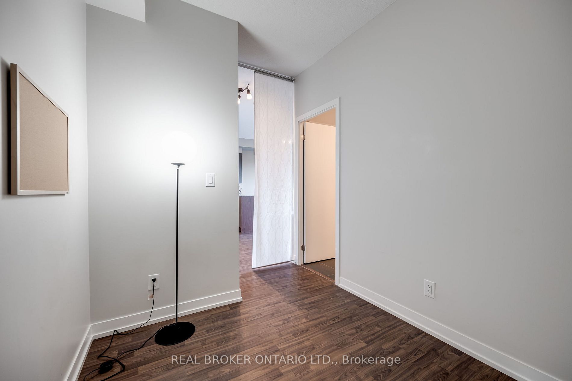5101 Dundas St W, #511