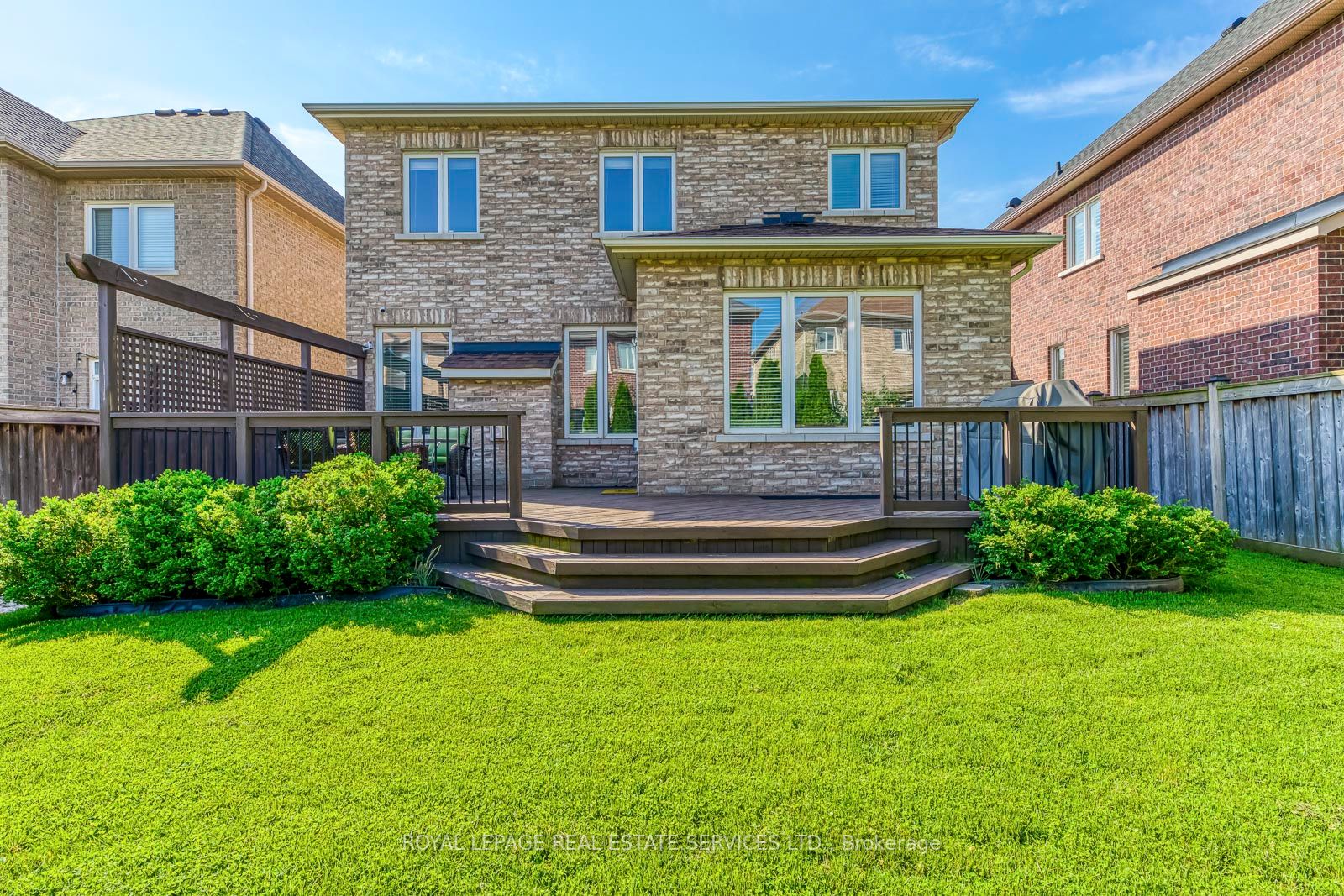1152 Jezero Crescent