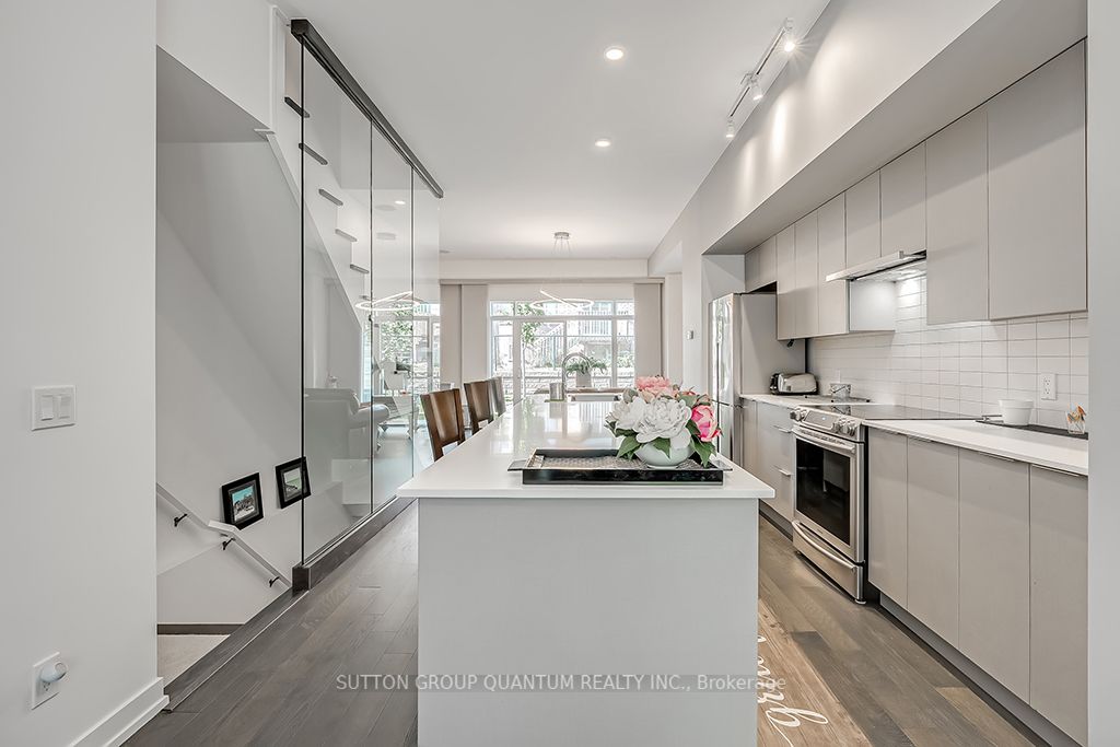 3074 Sixth Line, #236