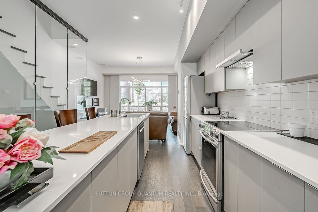 3074 Sixth Line, #236