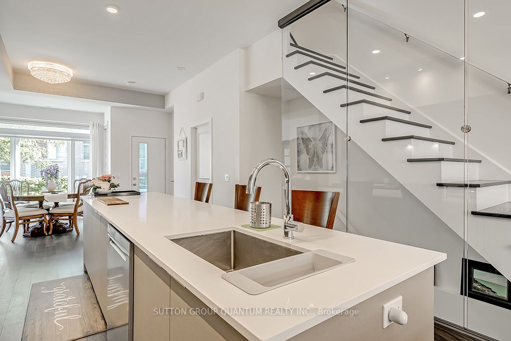 3074 Sixth Line, #236