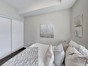 60 Heintzman St, #1613