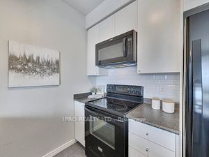 60 Heintzman St, #1613