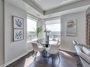 60 Heintzman St, #1613